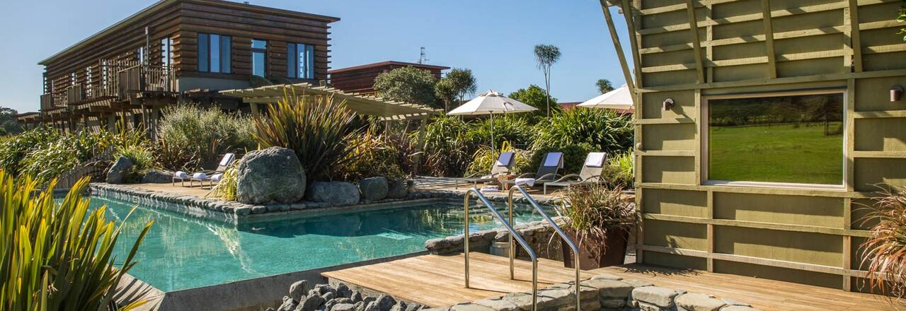 Hapuku Lodge and Tree Houses, pool and spa
