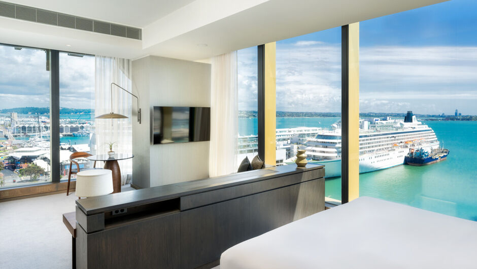 InterContinental Auckland - King Junior Suite Harbour View Room