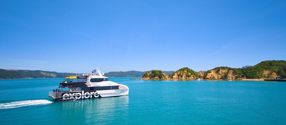 Cruising to Rotoroa Island
