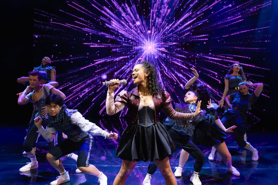 &amp; Juliet Musical, Nationwide