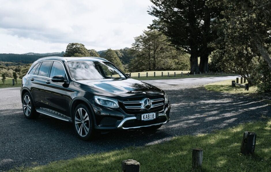 Black Robin Transport luxury transfers and private day tours across Northland, including Bay of Islands and Mangawhai.