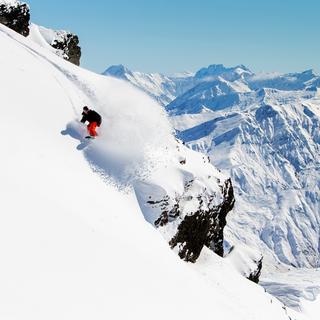 Snowboarding at Cardrona Alpine Resort