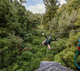 Get even closer to some of the out-of-this-world activities your clients can enjoy on their next mission to New Zealand. 